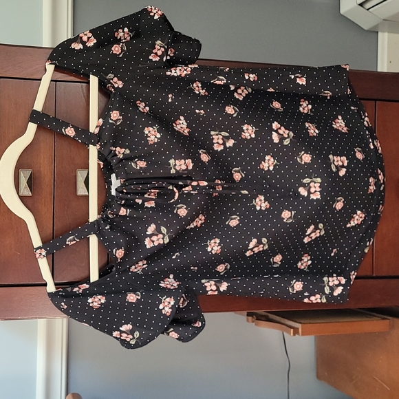 Black Floral Off the Shoulder Top Sz XS - Picture 8 of 8